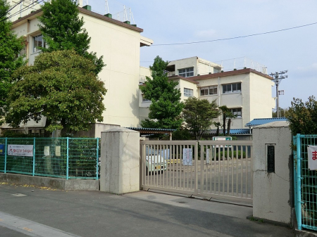 ���ӊ��@���w�Z 750m ����s���O�쏬�w�Z