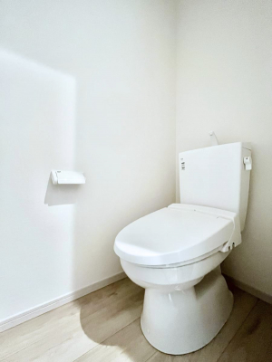 �g�C���@�g�C����1�K��2�K���ꂼ��ɔz�u����Ă��ĂƂĂ��֗��ł��B 