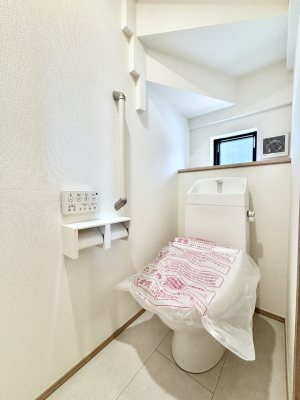 �g�C���@�g�C����1�K��2�K���ꂼ��ɔz�u����Ă��ĂƂĂ��֗��ł��B 