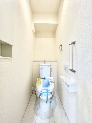 �g�C���@�g�C����1�K��2�K���ꂼ��ɔz�u����Ă��ĂƂĂ��֗��ł��B 