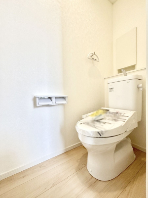 �g�C���@�g�C����1�K��2�K���ꂼ��ɔz�u����Ă��ĂƂĂ��֗��ł��B 