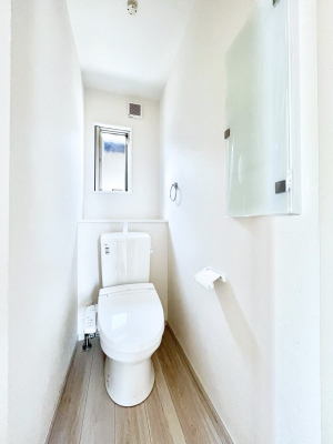 �g�C���@�E�H�V�����b�g�t���g�C����1�K��2�K���ꂼ��ɔz�u����Ă��ĂƂĂ��֗��ł��B 