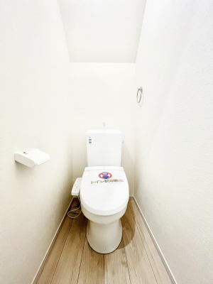 �g�C���@�g�C����1�K��2�K���ꂼ��ɔz�u����Ă��ĂƂĂ��֗��ł��B 