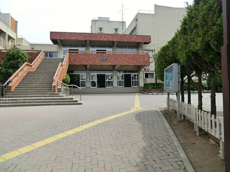 ���ӊ��@���w�Z 860m �z�J�s�����z�J���w�Z