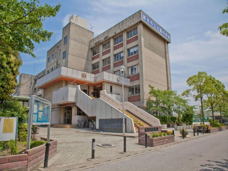 ���ӊ��@���w�Z 1300m �z�J�s�����z���w�Z