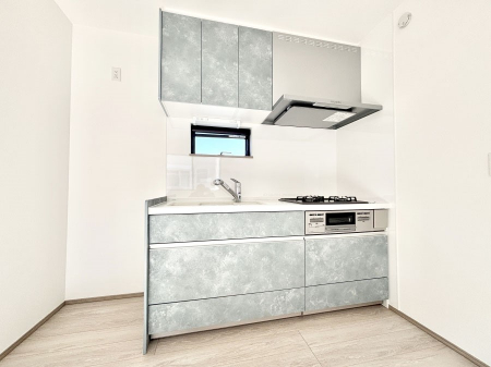 �L�b�`���@�u�₩�ȕ����ʂ蔲����L�b�`���B��������̂Ŗ��邭���C�ɂ��𗧂��܂��B
