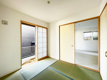 その他内観　内装〜Japanese‐style room〜 様々な使い方ができる和室付 　 2号棟