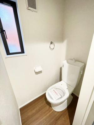 gC@`toilet`YEXbLEKȃEHVbgtgCł낰ԂłB3