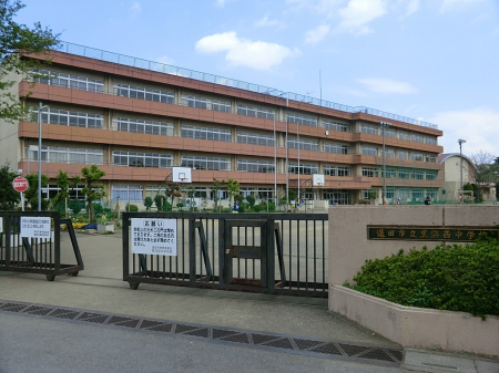 周辺環境　中学校 1500m 蓮田市立黒浜西中学校