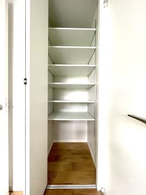 [@`closet`@ Ղ̎[Xy[X 