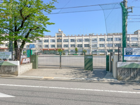 周辺環境　小学校 450m 足立区立西新井第二小学校