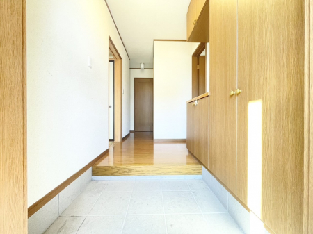 ց@`entrance` U炩肪ȌւXbĽ֎[t 