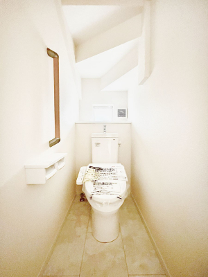 gC@`toilet`YEXbLEKȃEHVbgtgCł낰ԂłB2-D