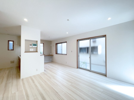 rO@`living room`@ʂsu]TACeAvl₷ChȃrO@