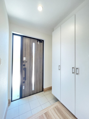 ց@`walk in closet`@ Gߕ̈ߗނXbL[łEH[NCN[bg  @2