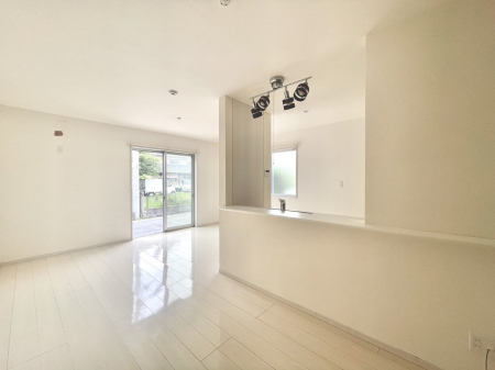 ̑ρ@`living room`@ I[vł̂т₩ȋԂ𐶂ݏoÁuLvƁuƂv 